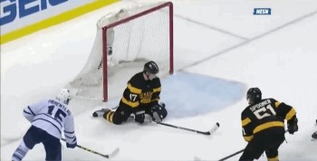 Torey Krug répare l'erreur de Tuukka Rask