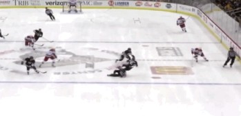 A voir : un arbitre blesse un joueur de Pittsburgh