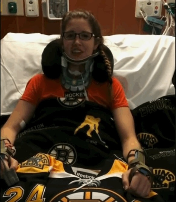 Au tour des Bruins de rendre un touchant hommage à Denna Laing