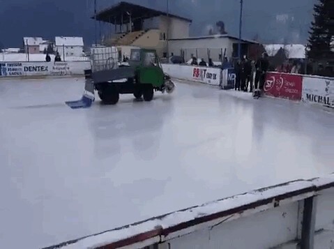 Vidéo : Zamboni maison pour petits budgets