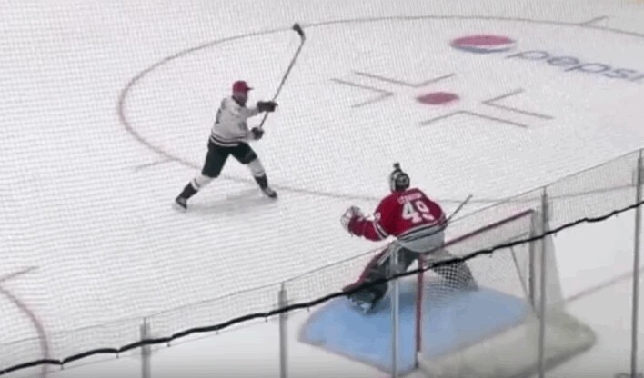 Un penalty original de Rob Schremp