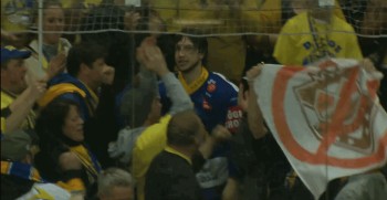 Vidéo : Alexandre Picard fait la fête avec les fans de Davos