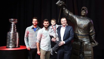 Les Devils dévoilent la nouvelle statue en honneur de Martin Brodeur