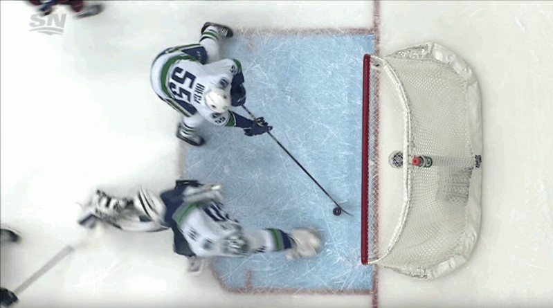 Le big save de la nuit pour.... Alex Biega