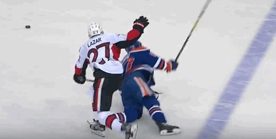 Connor McDavid pénalisé pour simulation