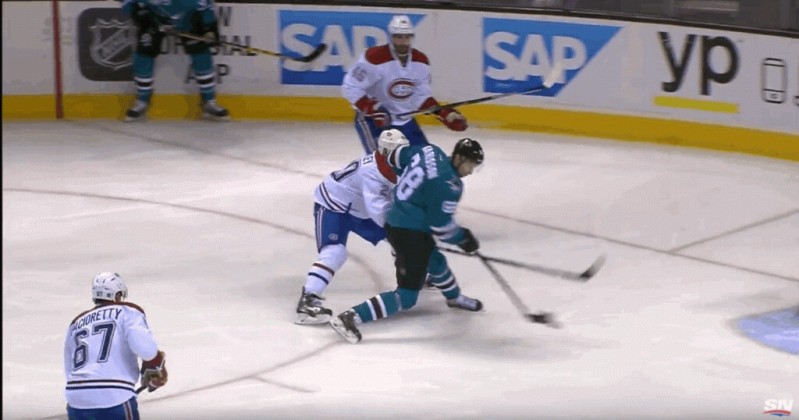 Un superbe but aérien pour les Sharks