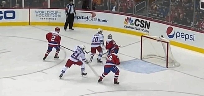 A voir : Derek Stepan manque un but ouvert