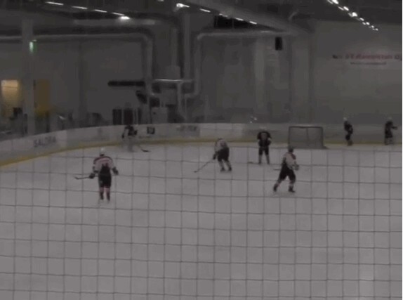 Un gardien marque son but en Finlande