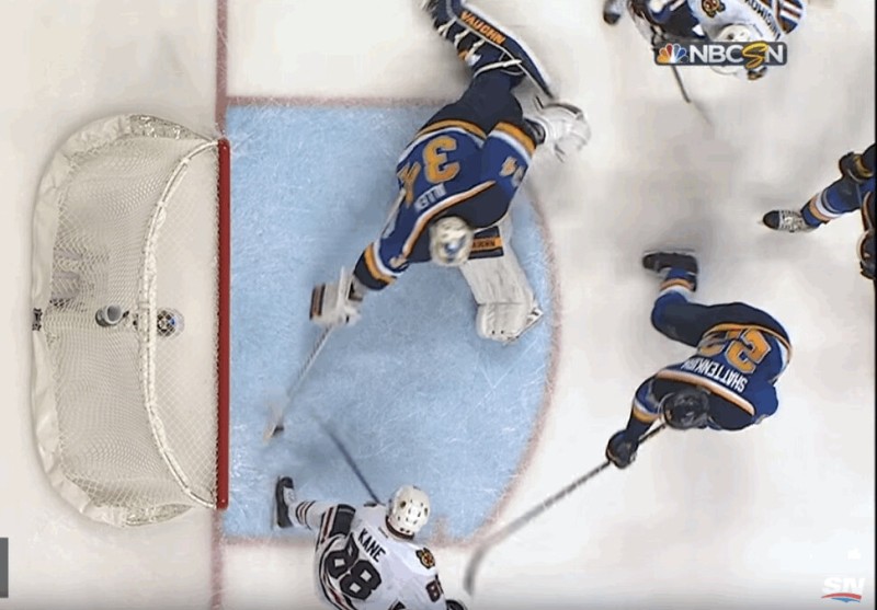 Superbe arrêt de Jake Allen sur Patrick Kane