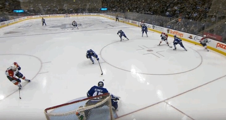 Déviation parfaite de Ben Smith pour tromper son propre gardien