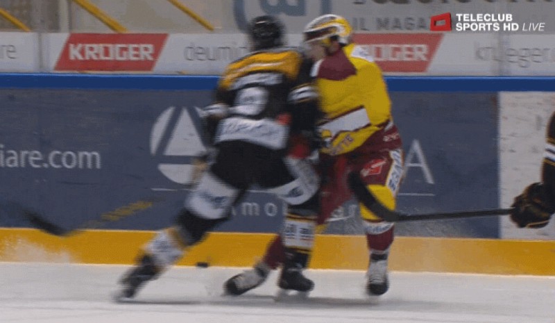 L'avis de Stéphane Rochette sur la charge de Steve Hirschi sur Romain Loeffel