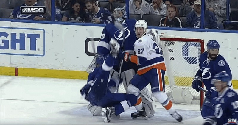 Fracture du péroné pour Anton Stralman