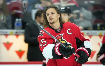 Erik Karlsson et Brent Burns ont dépassé les 70 points, qui étaient les deux derniers défenseurs à l'avoir fait la même saison ?