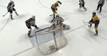 Filip Forsberg marque un joli but entre les jambes