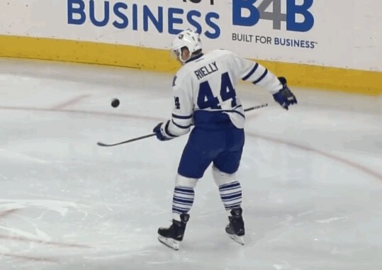 Morgan Rielly nous offre un aperçu de ses habiletés