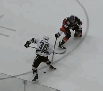 Garret Mitchell des Hershey Bears s'offre un joli but en infériorité numérique