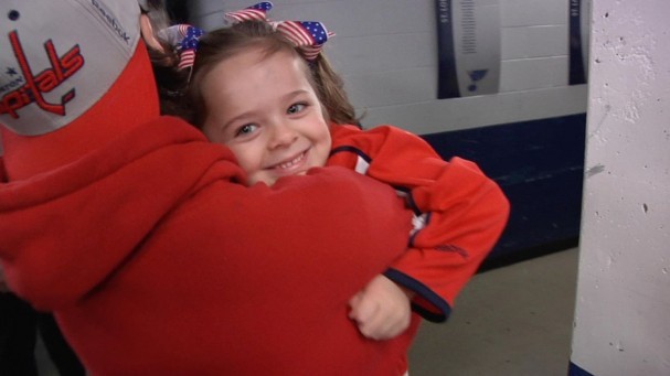 Retrouvailles entre TJ Oshie et sa plus grande fan