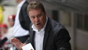 Scott Beattie restera le coach des Langnau Tigers