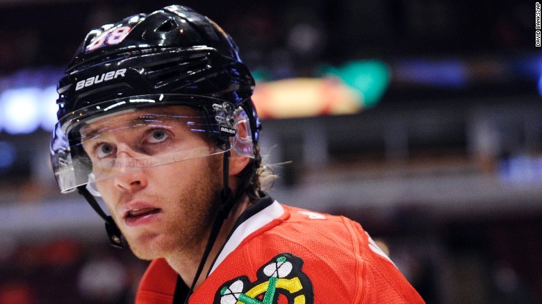 Vidéo des 46 goals de Patrick Kane en saison régulière
