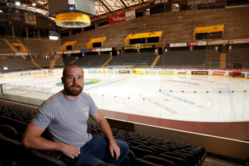 Superbe article sur le calvaire de Chuck Kobasew