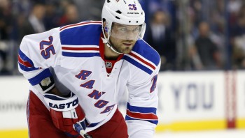 L'attaquant des NY Rangers Viktor Stalberg pourrait signer à Davos