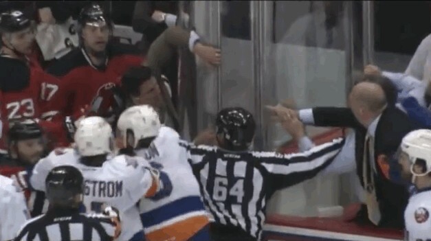 Bagarre générale en AHL, coaches compris