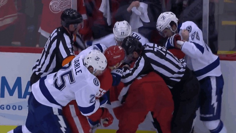 Fin de match agitée entre les Red Wings et le Lightning