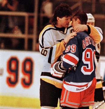 Belle image du dernier match de Wayne Gretzky