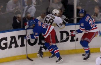 A revoir : le slash de Kris Letang à la tête de Viktor Stalberg