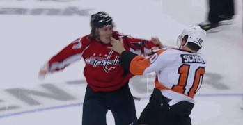 T.J Oshie and Brayden Schenn lancent le match à leur façon