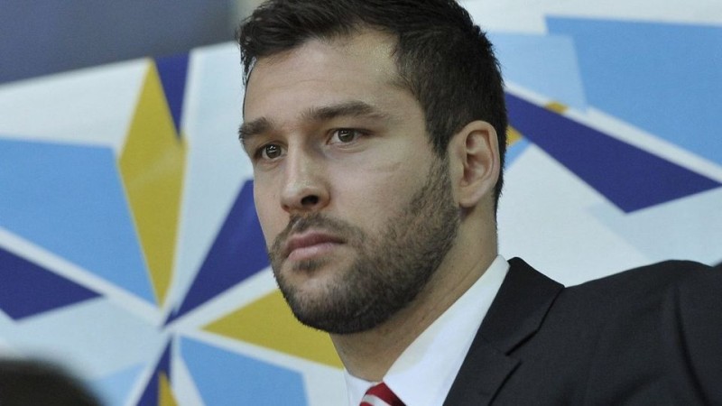 Goran Bezina jouera en KHL