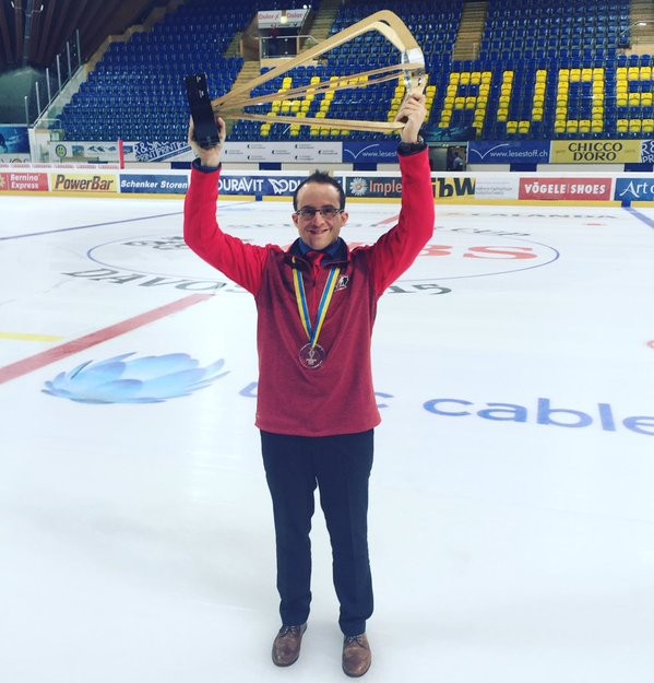 Joli texte sur Michael Lawrence, coach des gardiens d'Ambri-Piotta