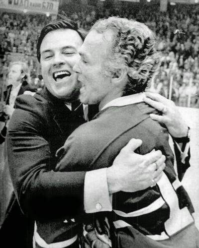 Rétro : Scotty Bowman et Henri Richard après la Coupe de 1973