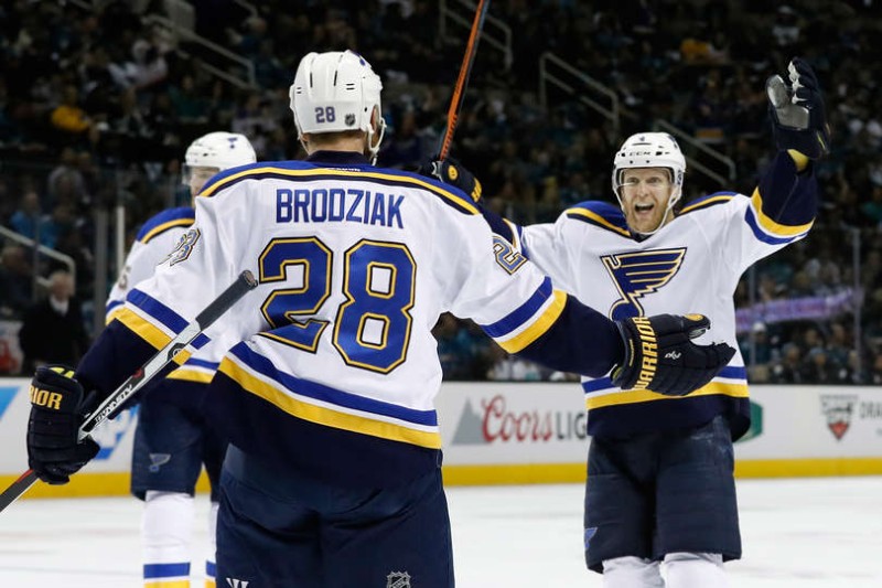 Les Blues nivellent également leur série