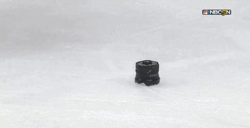 Un second puck malvenu lors du match de cette nuit