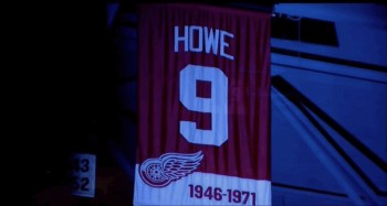 Vidéo de l'hommage d'avant-match à Gordie Howe