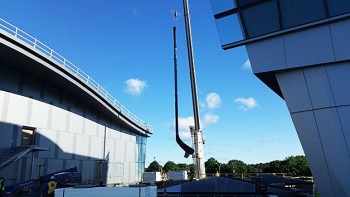 Les grands moyens pour livrer la nouvelle canne de Zdeno Chara