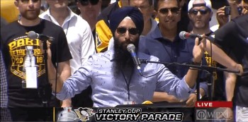 Le commentateur star de Hockey Night Punjabi invité des Penguins