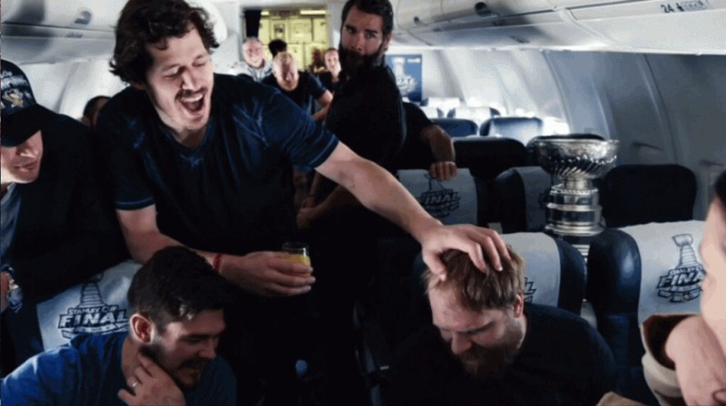 A voir : Quest For the Stanley Cup épisode final