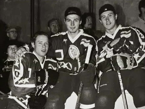 Rétro : Pavel Bure, Sergei Fedorov et Alexander Mogilny dans le maillot du CSKA