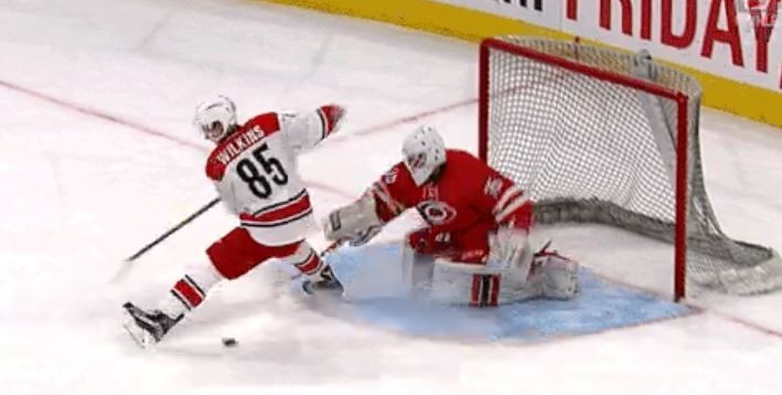 Un bien joli goal de l'espoir des Hurricanes Joshua Wilkins