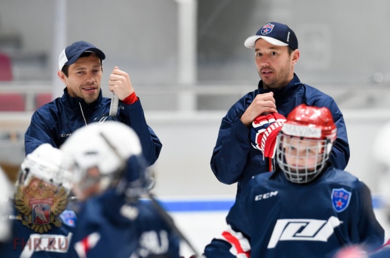 Des coaches de luxe pour des jeunes de Saint-Pétersbourg