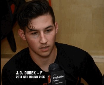 Superbe penalty de l'espoir des Devils J.D. Dudek