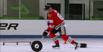 Petite leçon d'habiletés avec Patrick Kane