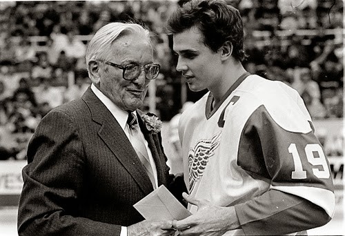 Rétro : Steve Yzerman et Sid Abel