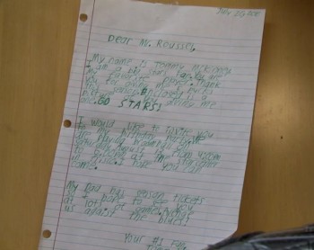 Antoine Roussel fait le bonheur d'un fan des Stars