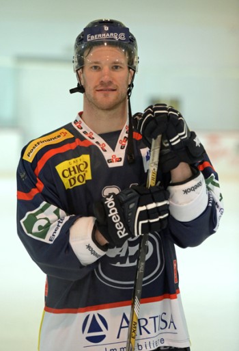 Adam Hall manquera le début du championnat