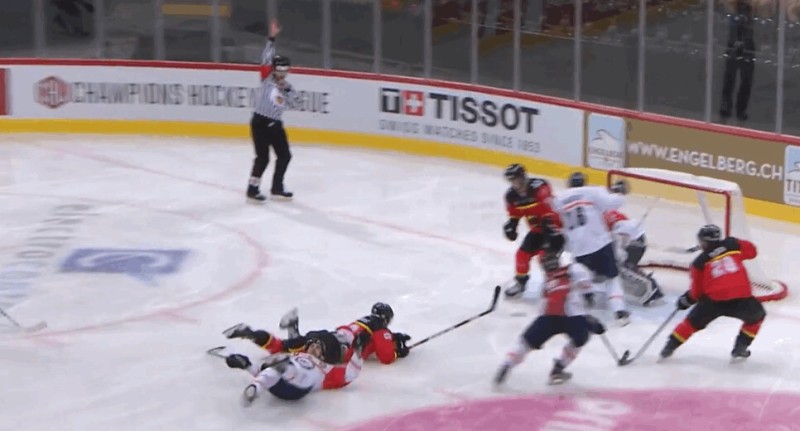 Un but acrobatique pour Luca Hischier
