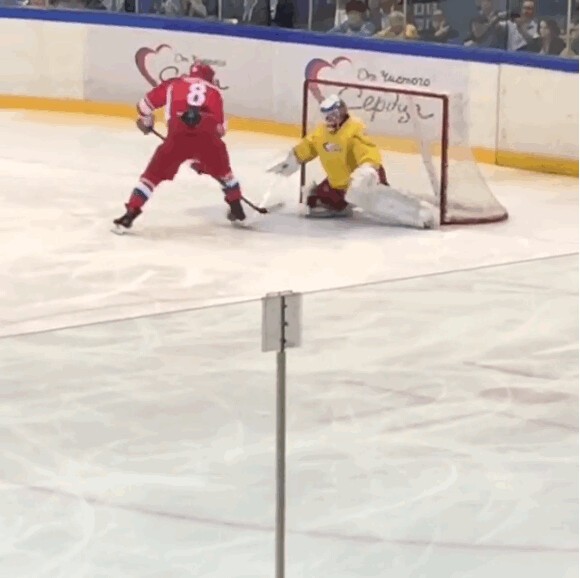 Alex Ovechkin en gardien puis marqueur de grande classe