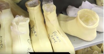 Vidéo : comment sont faits les patins sur mesure des pros de NHL